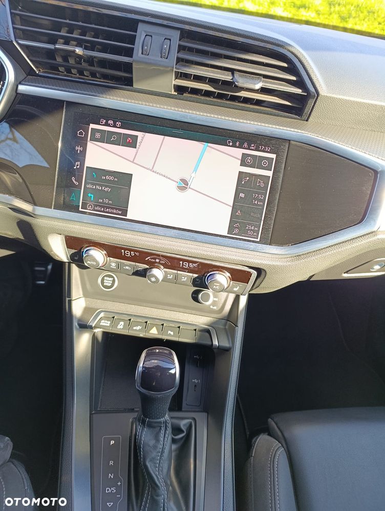 Audi Q3 Sportback 45 TFSIe S tronic S line - 25