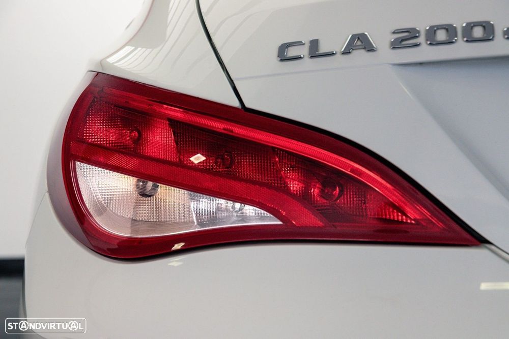 Mercedes-Benz CLA 200 d Shooting Brake Urban Aut. - 10
