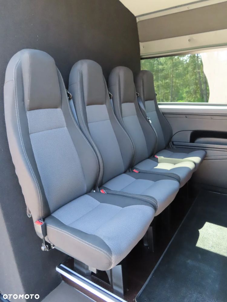 Renault Master 2.3 dCi 163 KM 7-Mio Osobowy + 895 Kg Ładowność Doka Dubel Brygadowy Ekstra Długi 4383 mm Furgon Blaszak HAK 2500 Kg Rozstaw Osi 4332 mm WZMACNIANY Napęd Na Tylną Oś Stan Auta Jak Nowy OKAZJA POLECAM - 24
