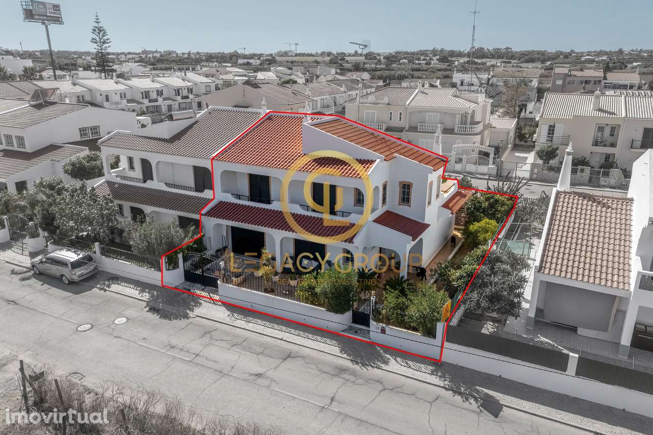 Oportunidade! Moradia T4 com Jardim e Excelente Localização em Faro - Grande imagem: 2/60