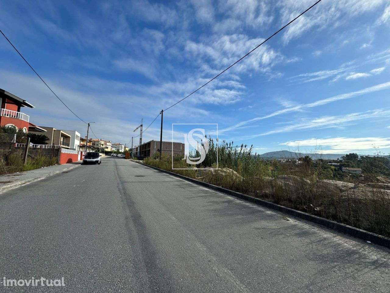 Terreno urbano com 540 m², em Vimieiro, Braga - Grande imagem: 2/16
