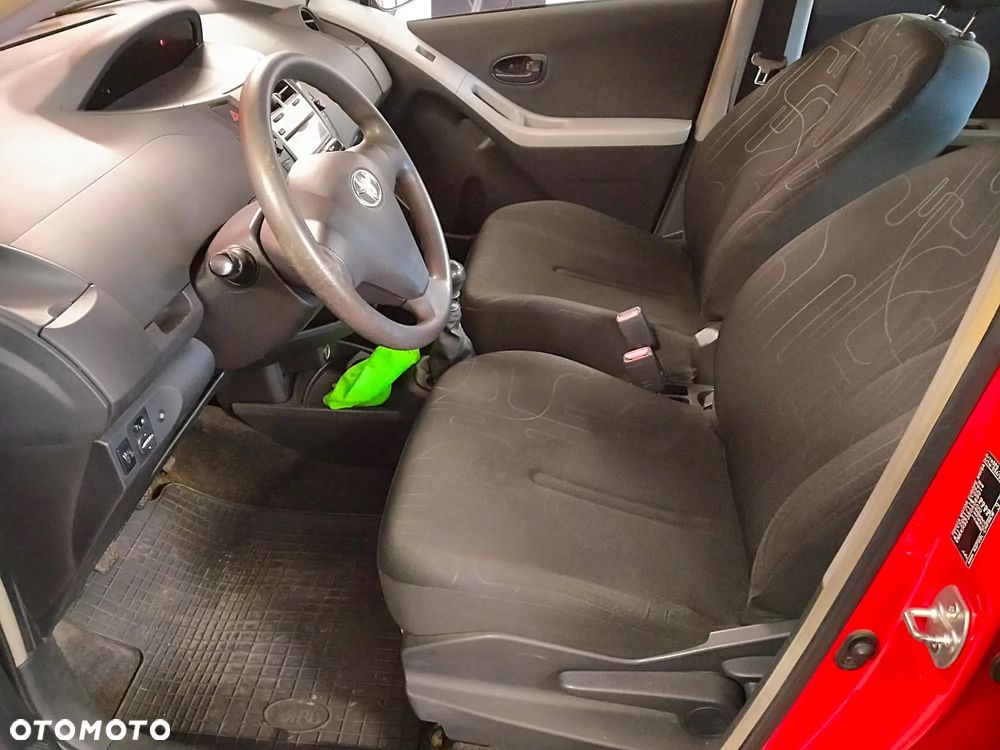 Toyota Yaris - 5