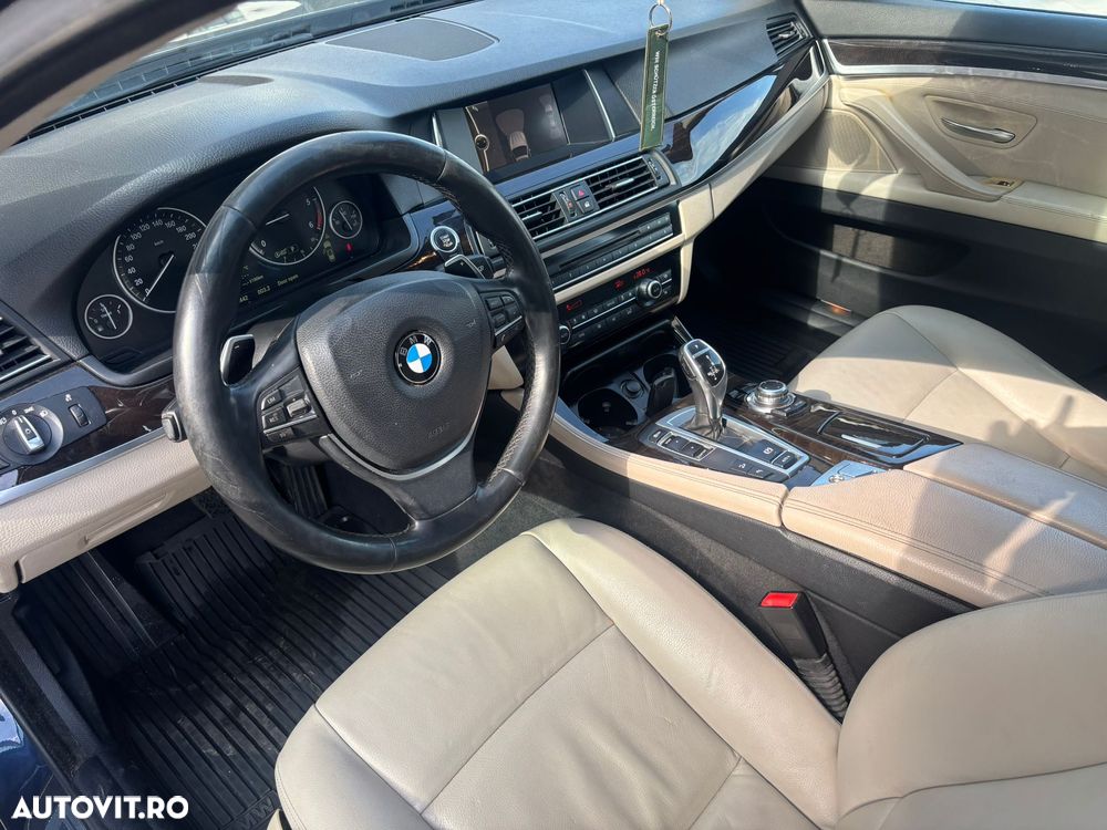 BMW Seria 5 525d Sport-Aut. Luxury Line - 7