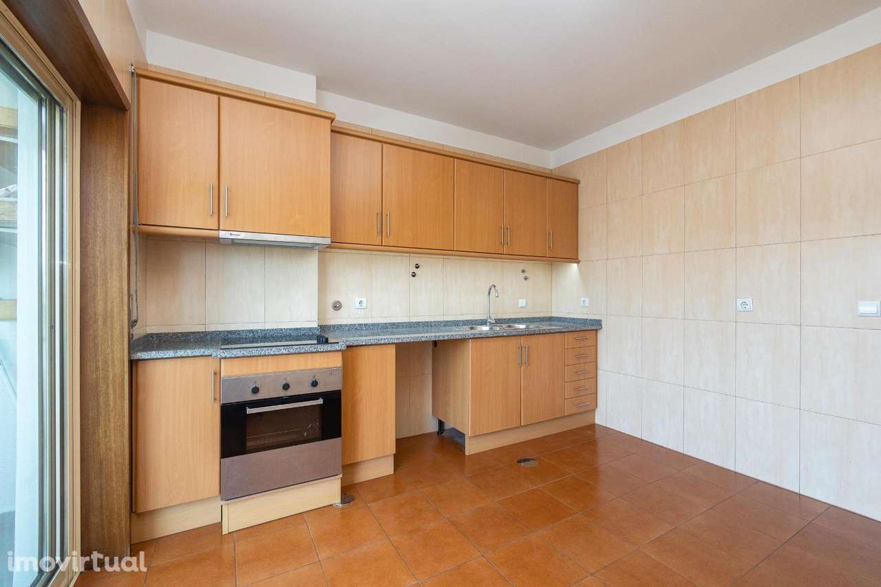 Apartamento T2 no Largo da Estação (Paredes) ,Próximo à CESPU... - Grande imagem: 5/21