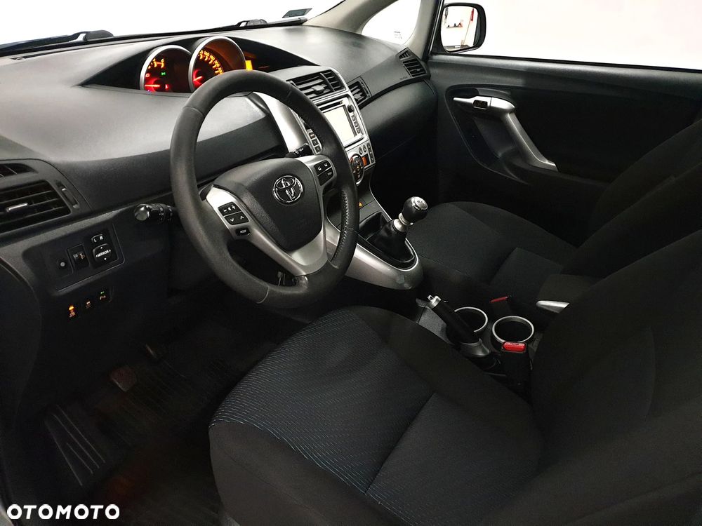 Toyota Verso 2.0 D-4D Premium - 35