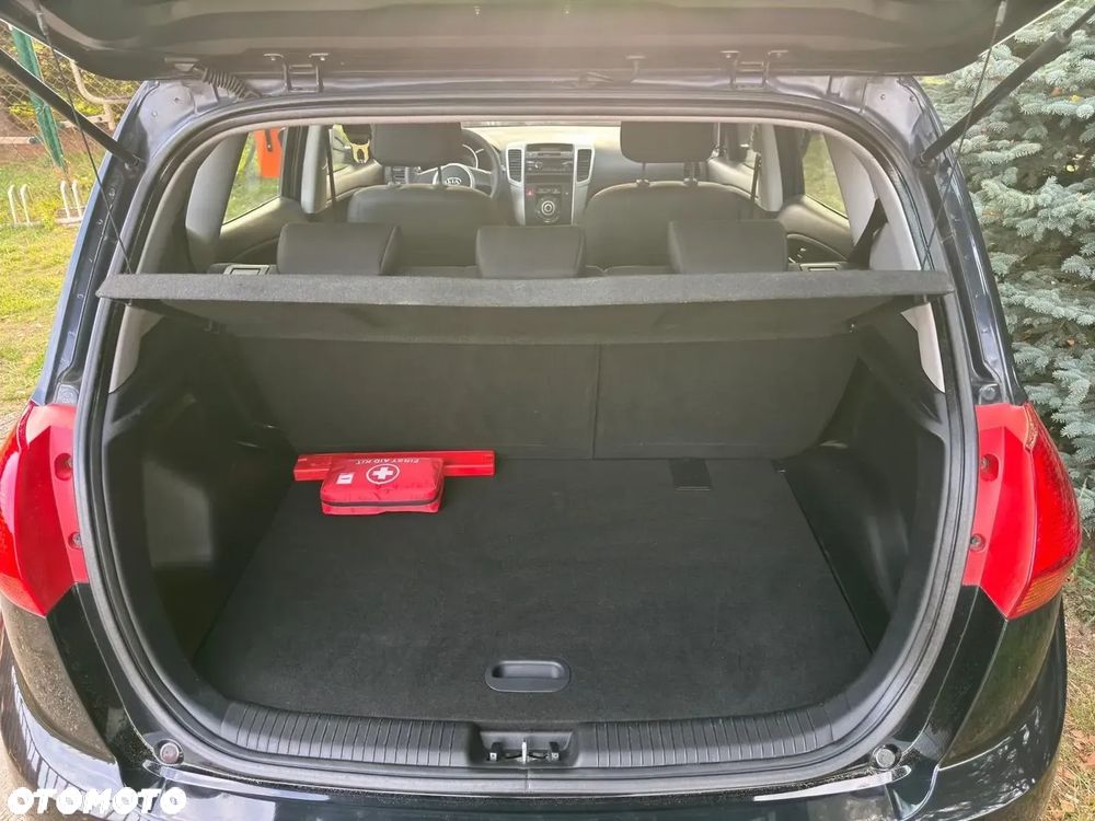 Kia Venga - 8