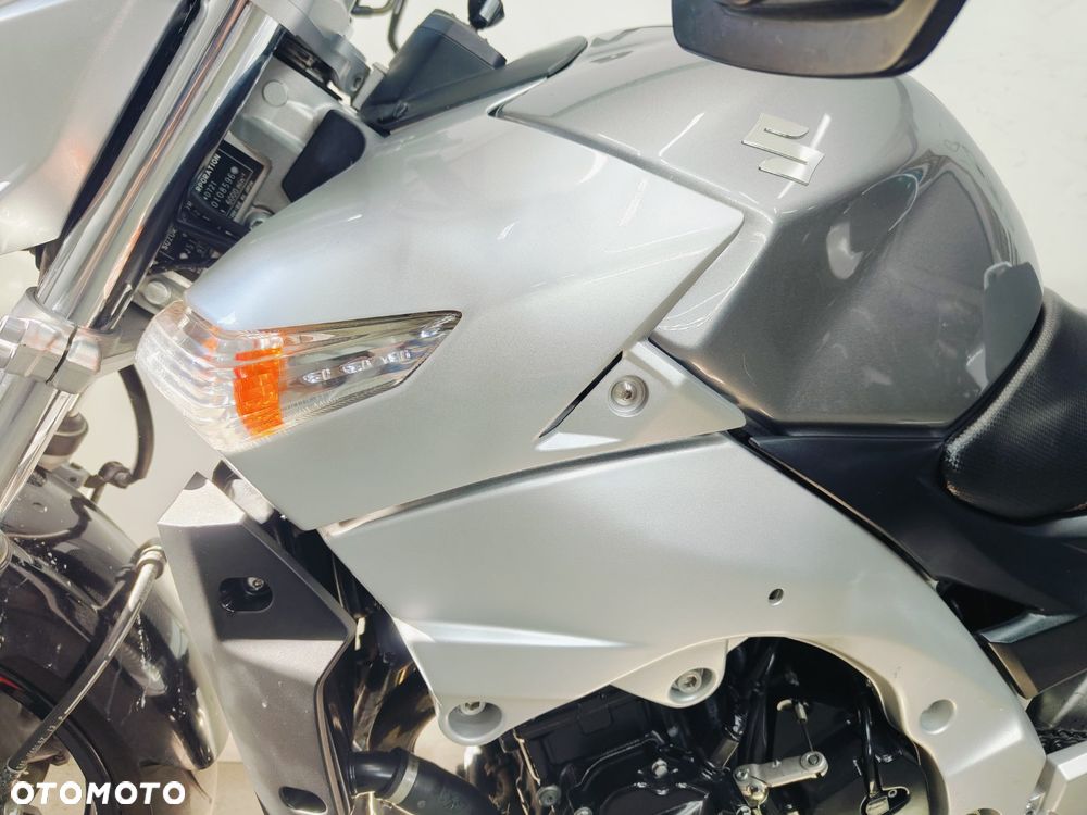 Suzuki GSR - 20