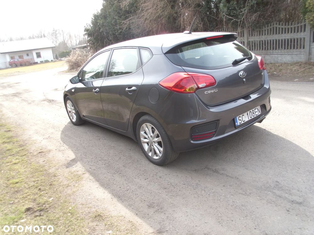 Kia Ceed - 4