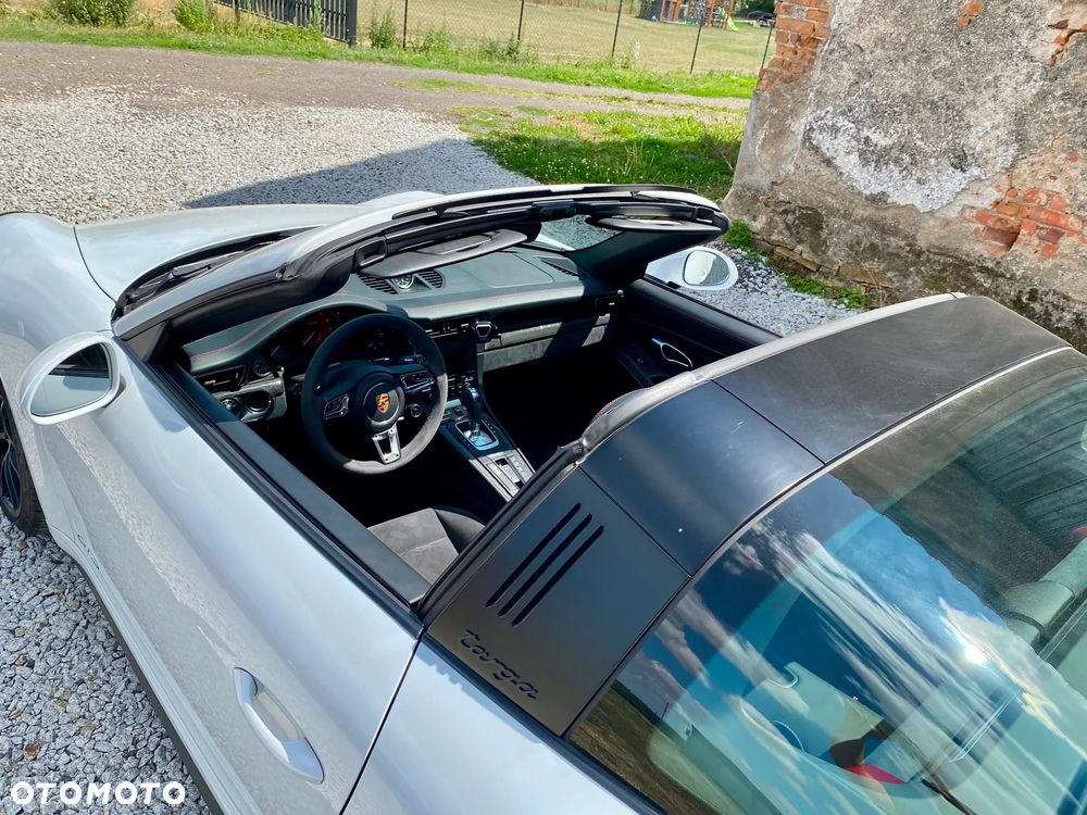 Porsche 911 Targa 4 GTS PDK - 12
