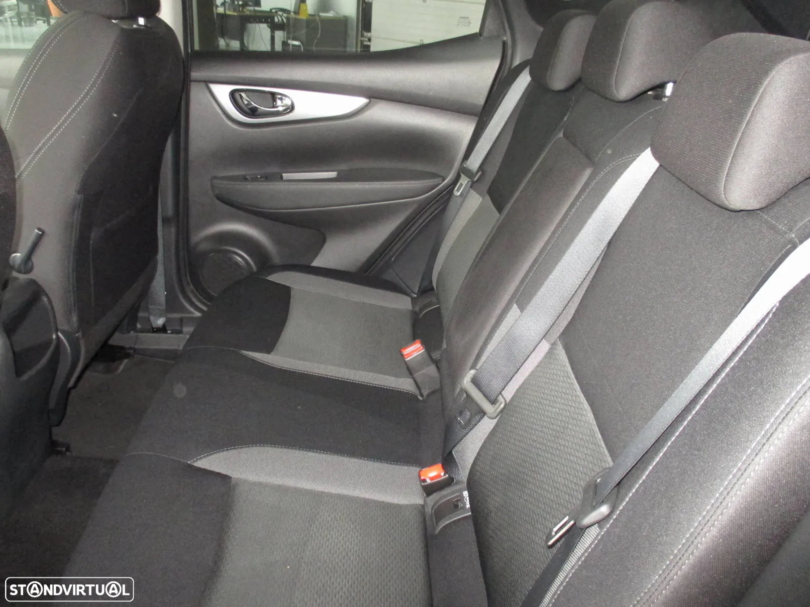 Nissan Qashqai 1.5 dCi N-Connecta - 15