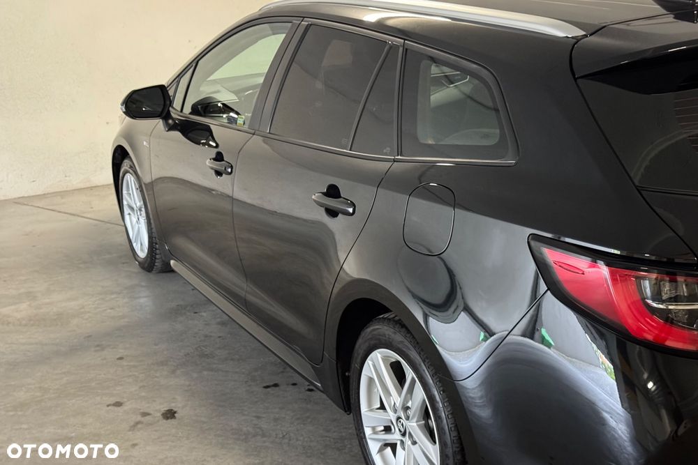 Toyota Corolla 1.8 Hybrid Comfort - 22