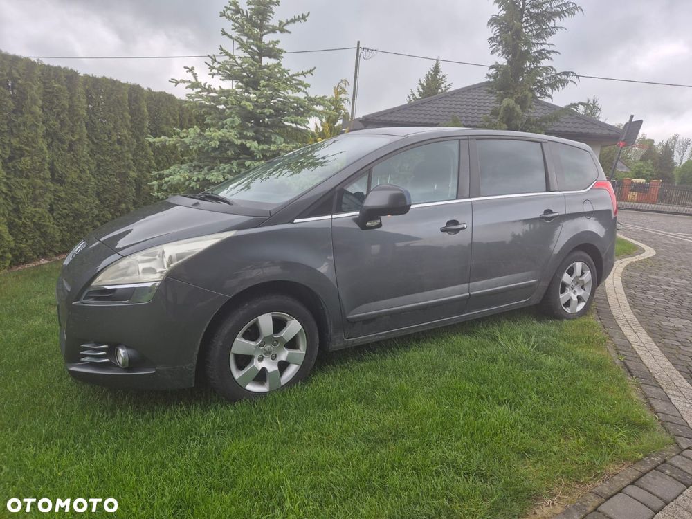 Peugeot 5008 1.6 THP Family 7os - 1