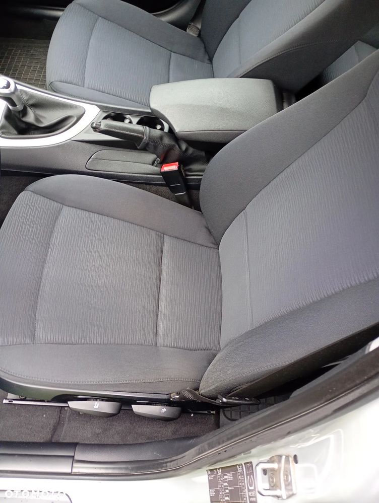 BMW Seria 1 118i - 6