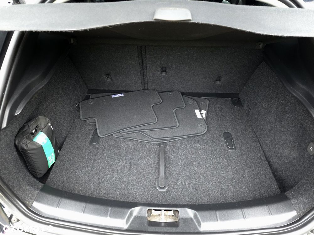 Volvo V40 D3 Drive-E Momentum - 36
