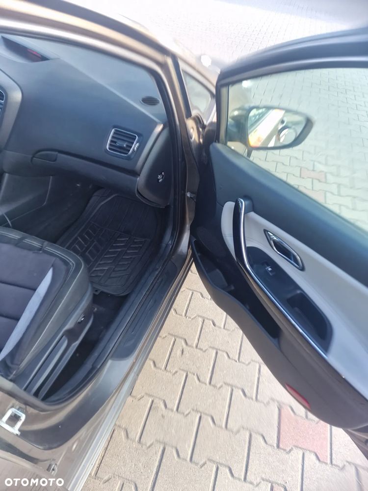 Kia Ceed 1.6 GDI DCT Platinum Edition - 11