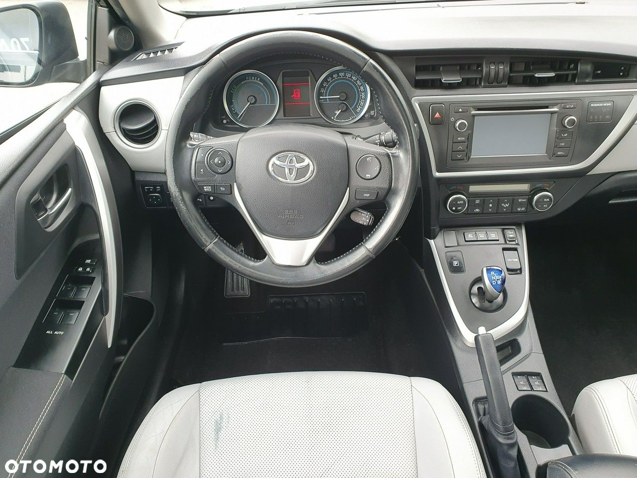 Toyota Auris - 10
