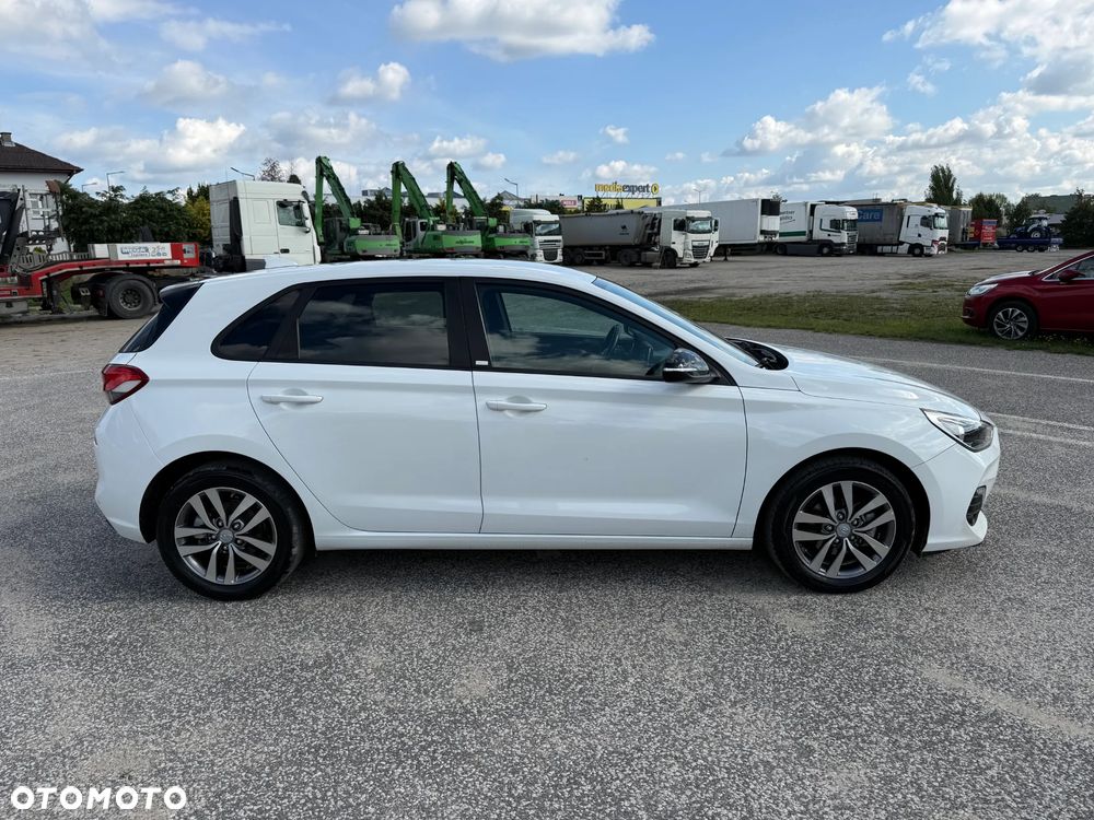 Hyundai i30 1.4 Passion - 12