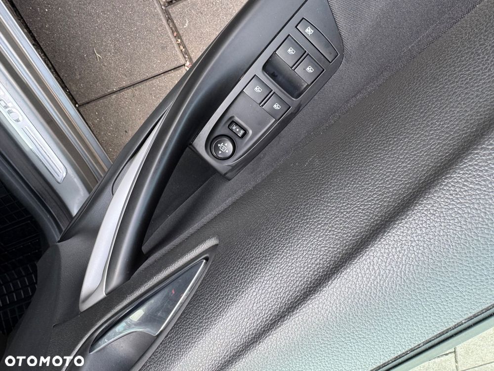 Opel Astra V 1.4 T 120 Lat - 19