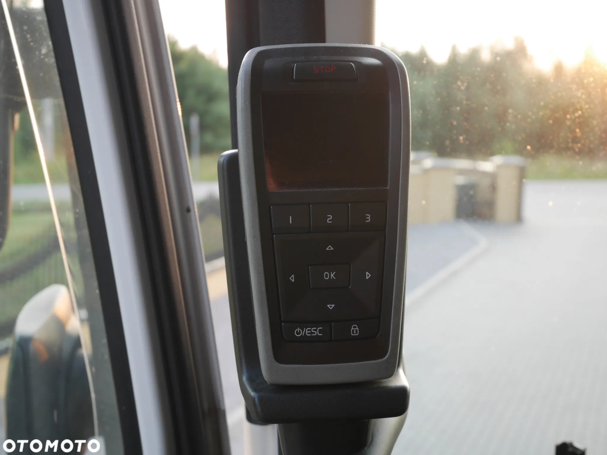 Volvo FH 16 750 KM/ XXL / FULL OPCJA/ STANDARD/ EURO-6 - 18