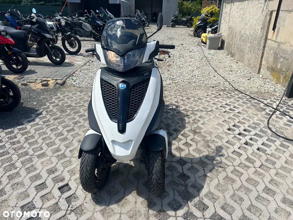 Piaggio MP-3 - 4