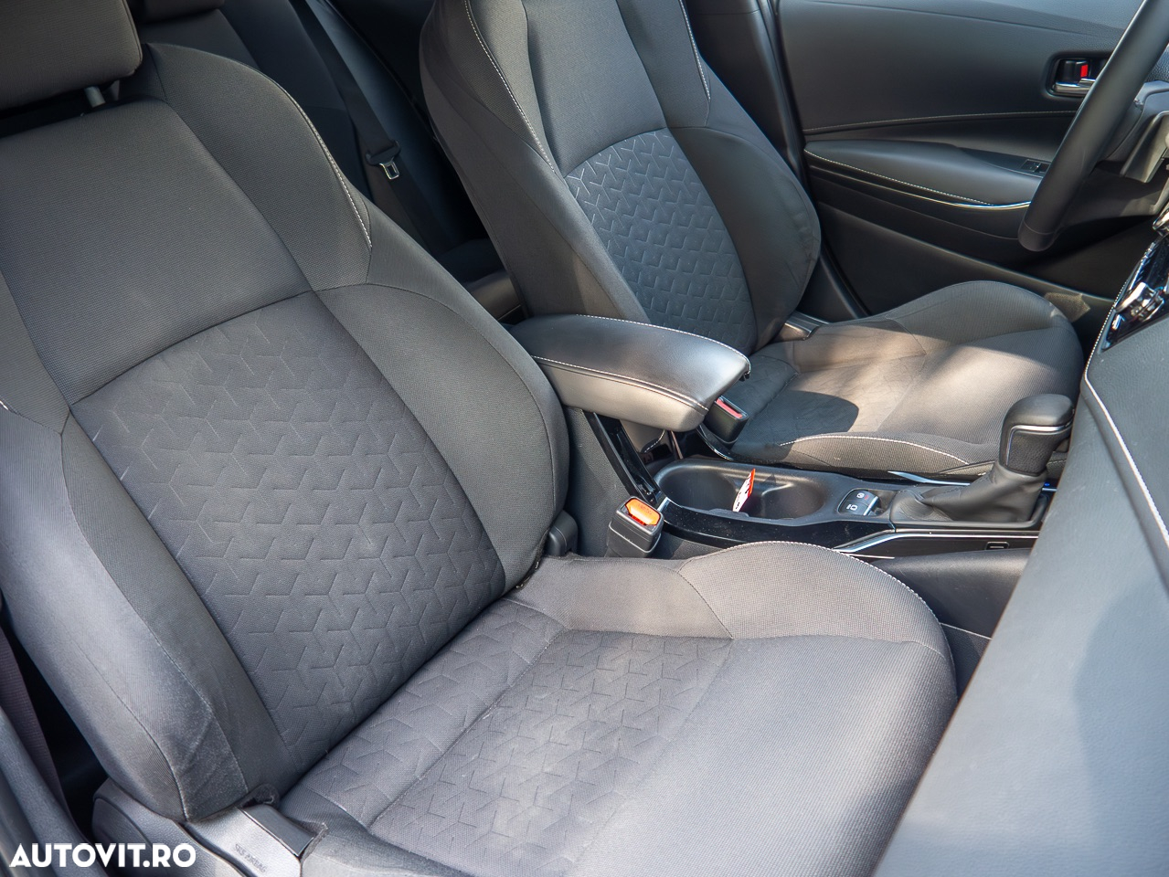 Toyota Corolla 2.0 HSD Exclusive Plus Bi-tone - 26