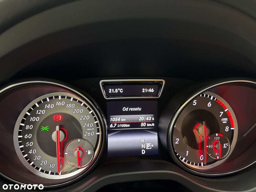 Mercedes-Benz CLA 200 7G-DCT AMG Line - 19