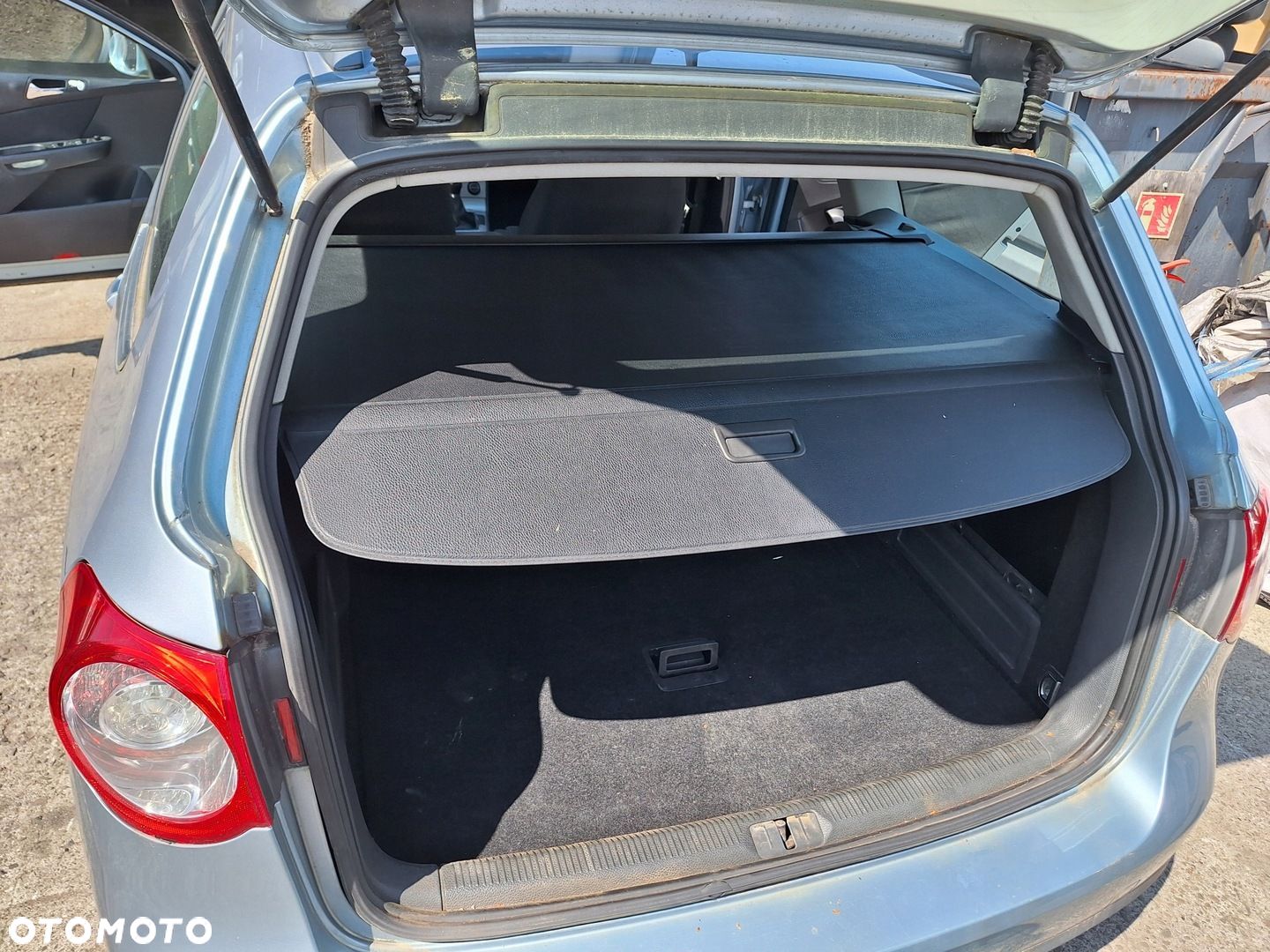 VW VOLKSWAGEN PASSAT B6 3C 3C5 KOMBI VARIANT PÓŁKA CZARNA ROLETA BAGAŻNIKA - 1