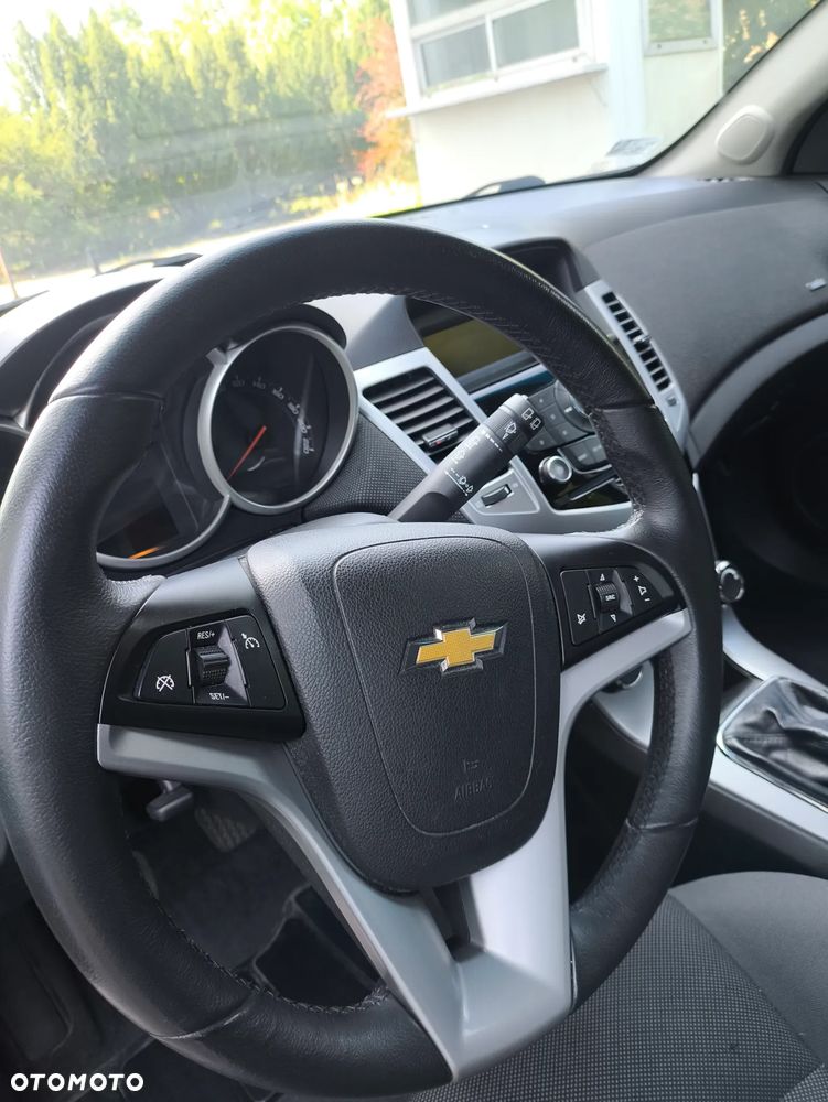 Chevrolet Cruze 1.8 LTZ - 27
