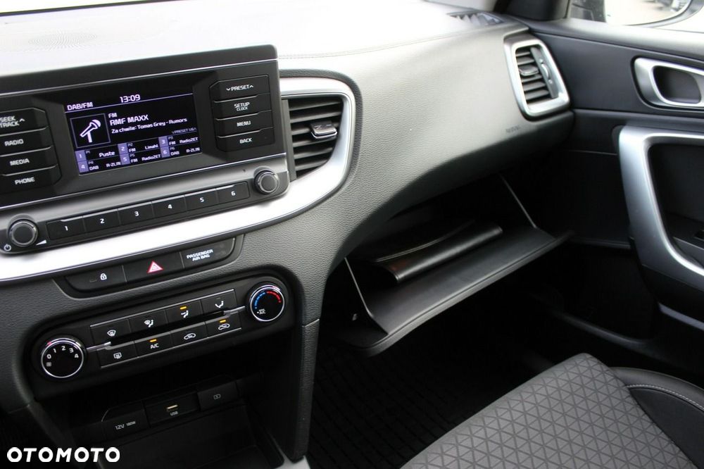 Kia Ceed 1.6 CRDi mHEV M - 25