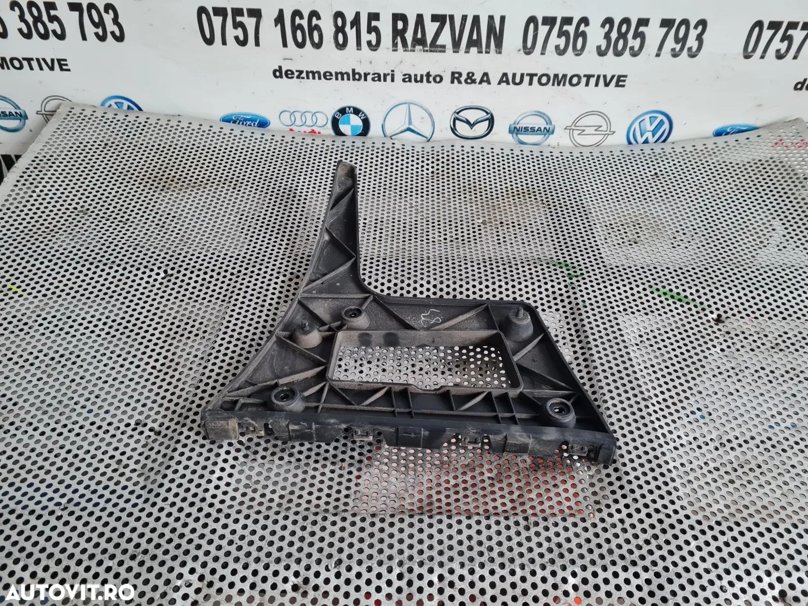 Suport Stanga Bara Spate Audi A5 Sportback Facelift An 2012-2013-2014-2015 Cod 8TA Dezmembrez Audi - 1