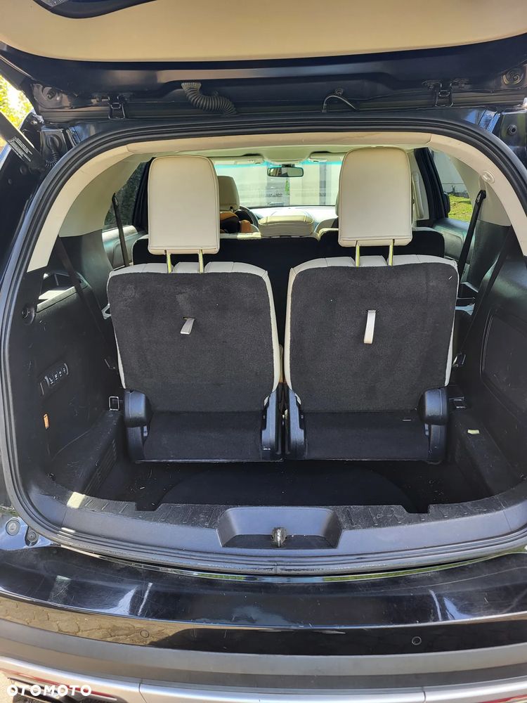 Ford Explorer - 14