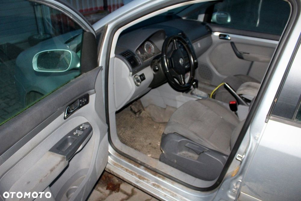 VW Touran 1T 2006 1.9TDI BKC Minivan (MASKA, ZDERZAK, LAMPA, BŁOTNIK, DRZWI, SZYBA, FOTEL) - 6