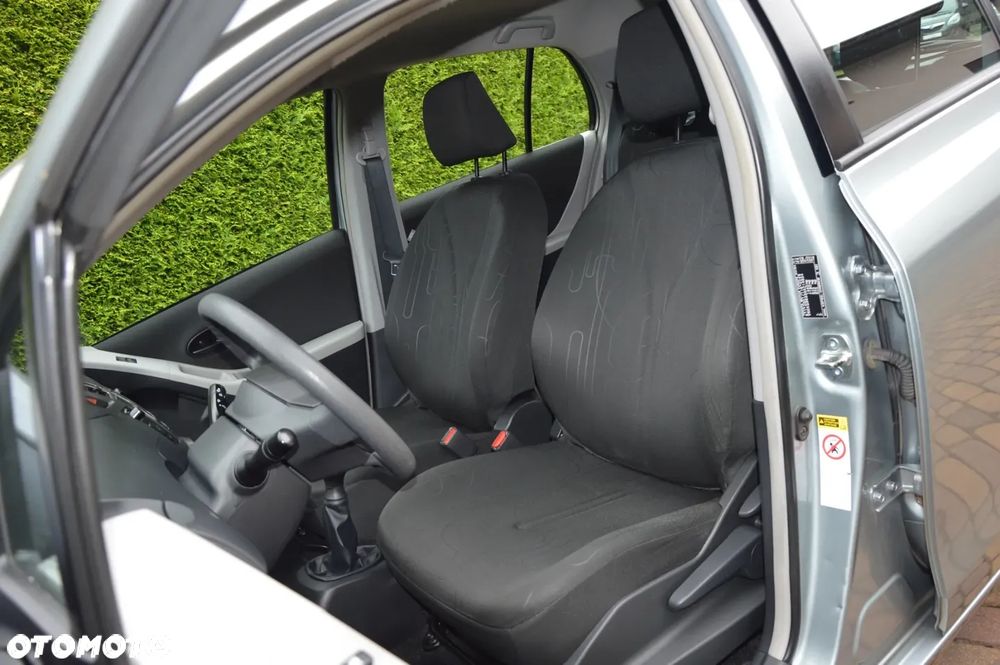 Toyota Yaris - 6