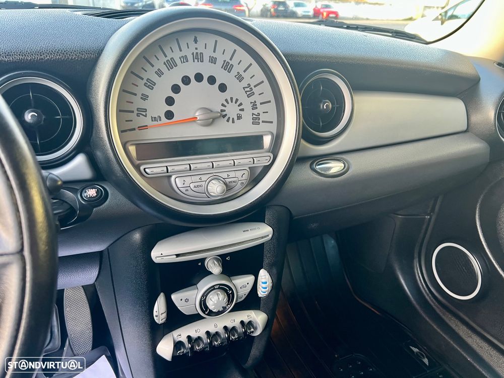 MINI Clubman Cooper D - 10