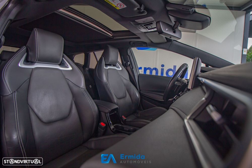 Toyota Corolla Touring Sports - 17