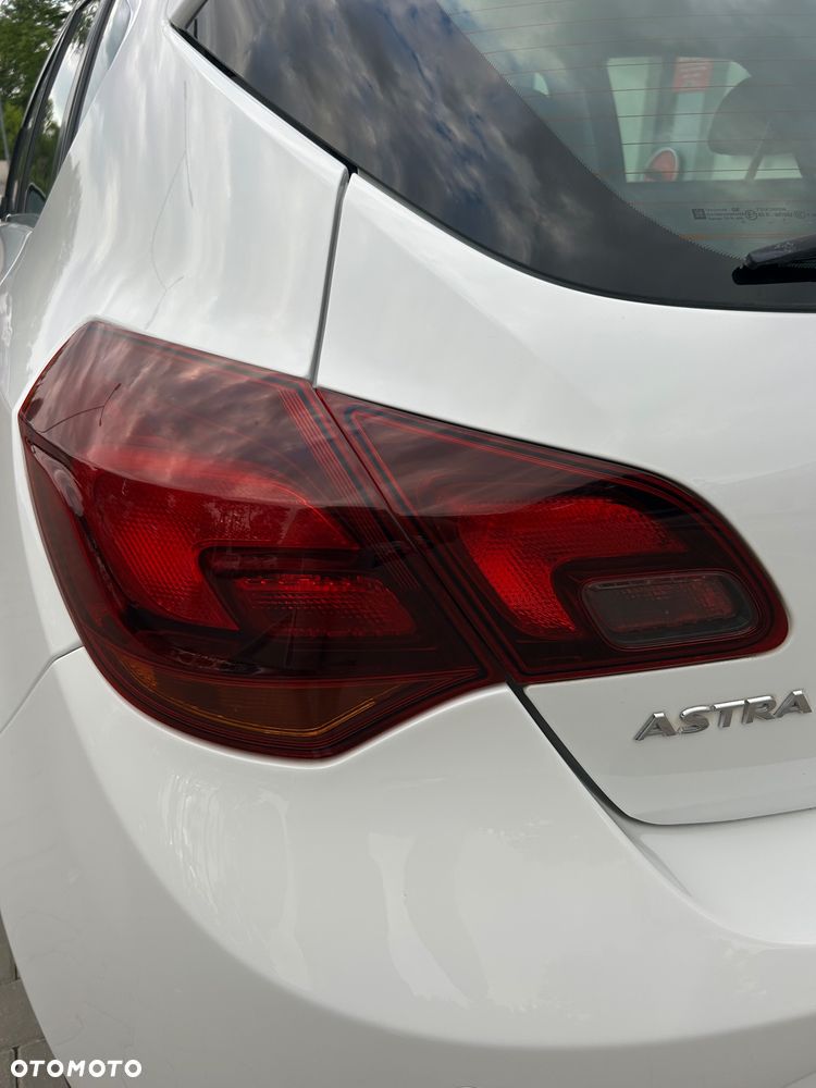 Opel Astra 1.7 CDTI Cosmo - 28