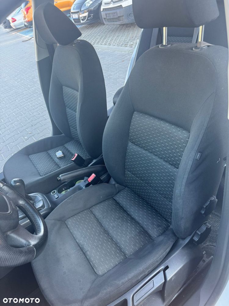 Skoda Octavia 1.6 TDI DPF Ambition - 12