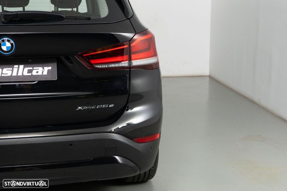 BMW X1 25 e xDrive Corporate Edition - 17