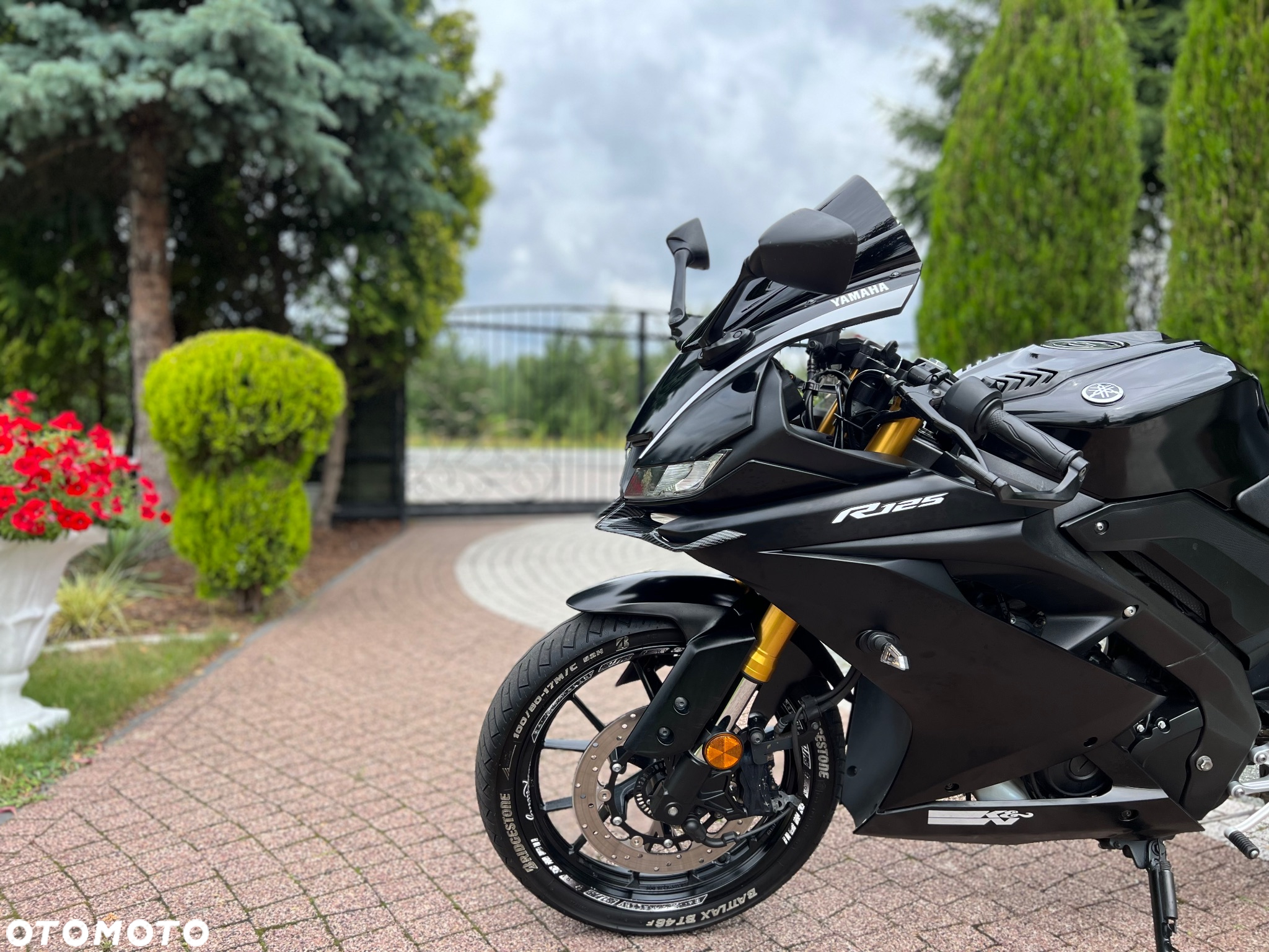 Yamaha YZF - 24