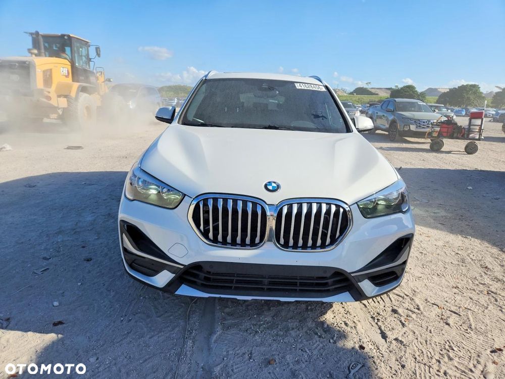 BMW X1 xDrive28i Sport Line - 6