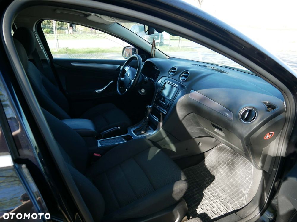 Ford Mondeo 2.0 T Titanium - 10