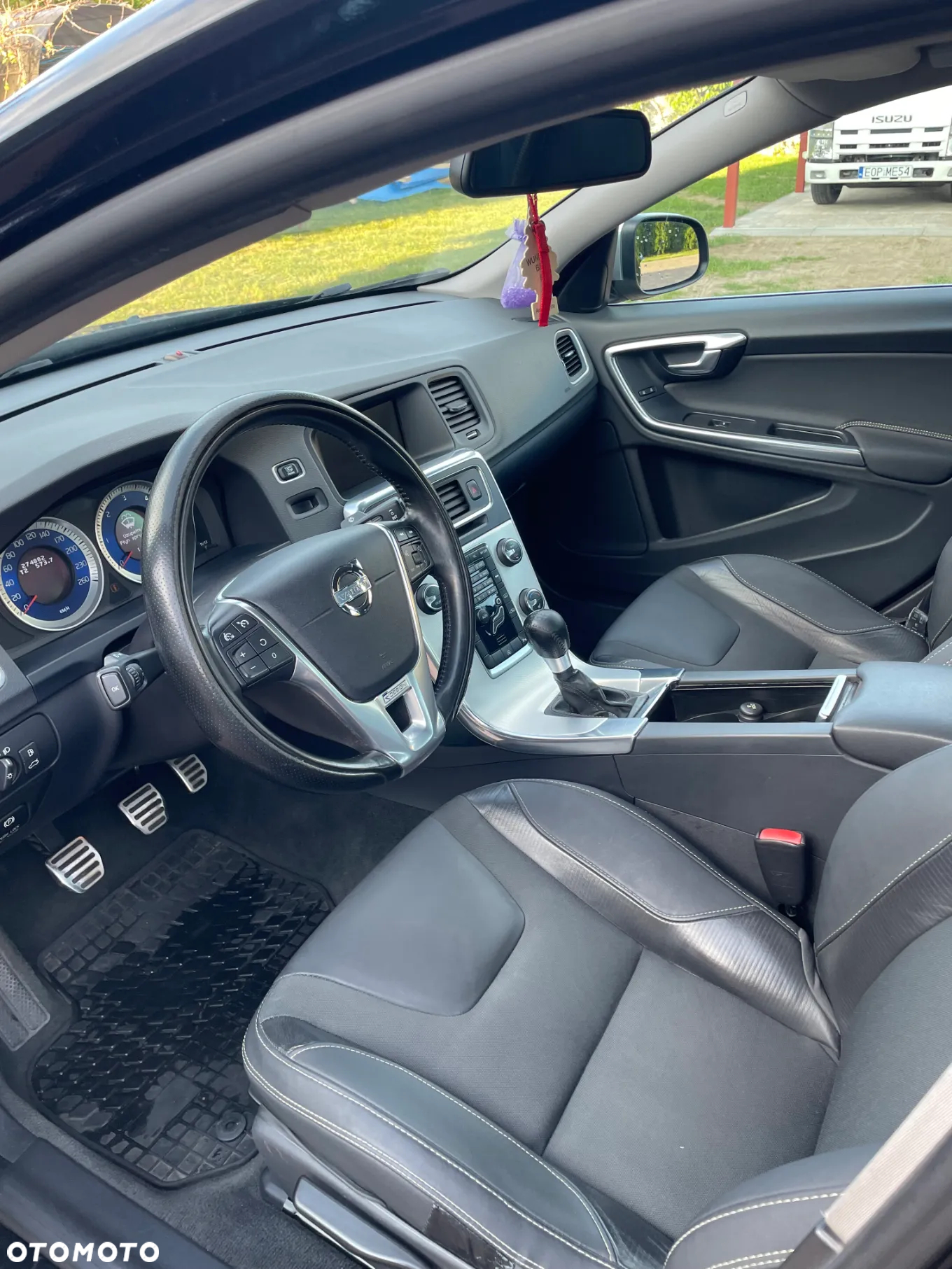 Volvo S60 D4 R-Design - 9