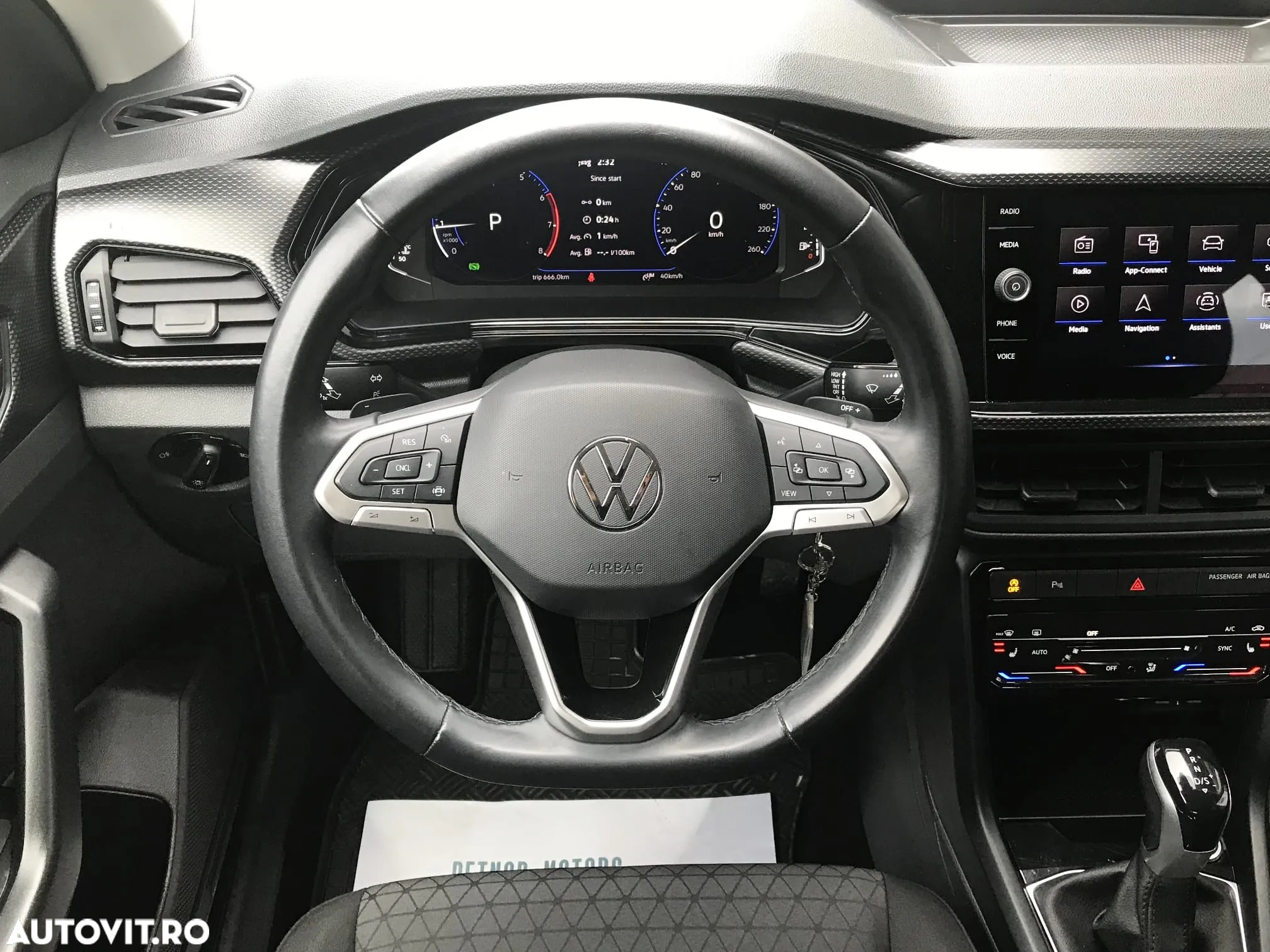 Volkswagen T-Cross 1.0 TSI DSG Life - 17