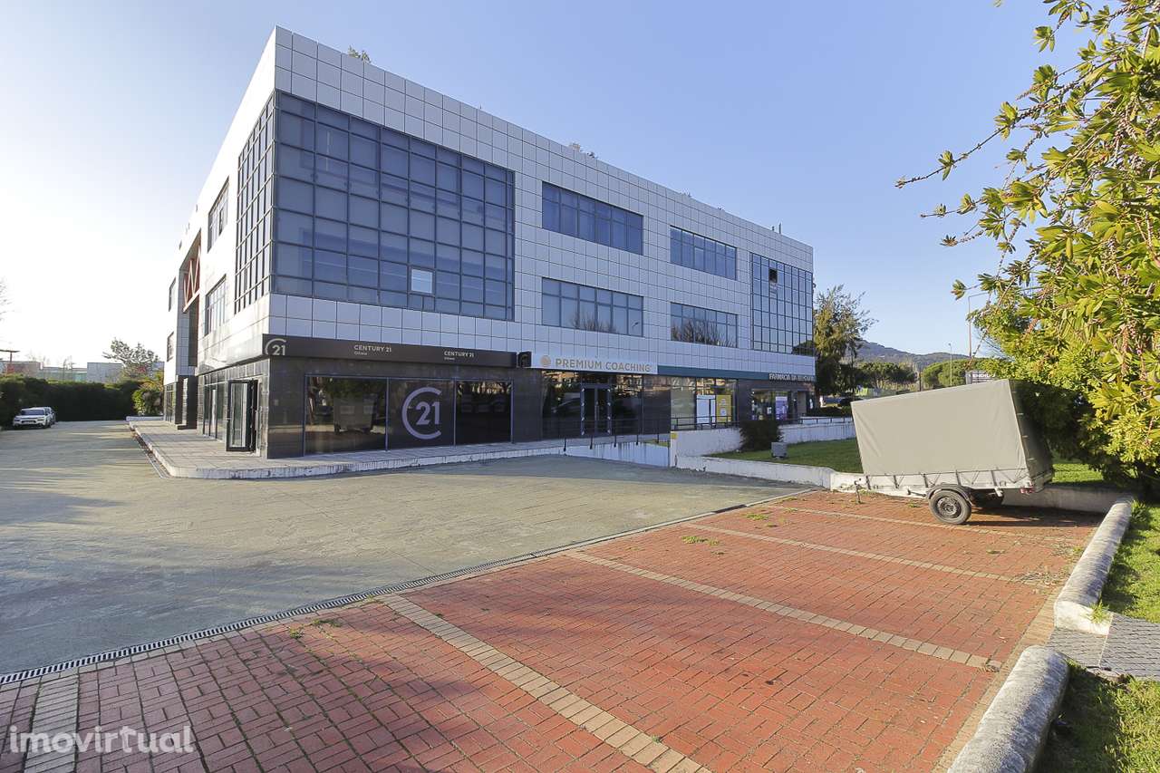 OPORTUNIDADE de INVESTIMENTO - ESCRITÓRIO NA QUINTA DA BELOURA SINTRA - Grande imagem: 3/40