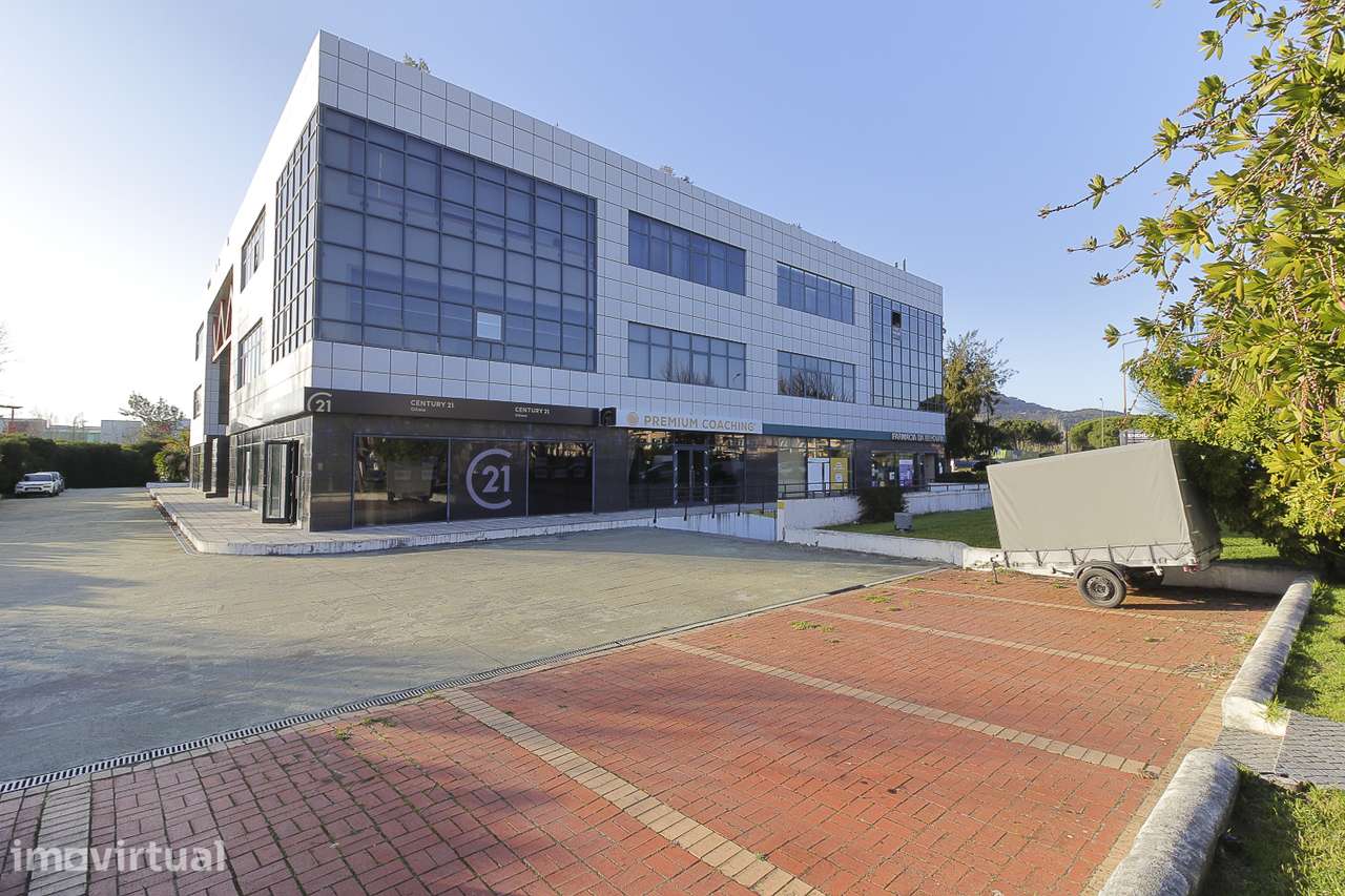 OPORTUNIDADE de INVESTIMENTO - ESCRITÓRIO NA QUINTA DA BELOURA SINTRA - Grande imagem: 4/40