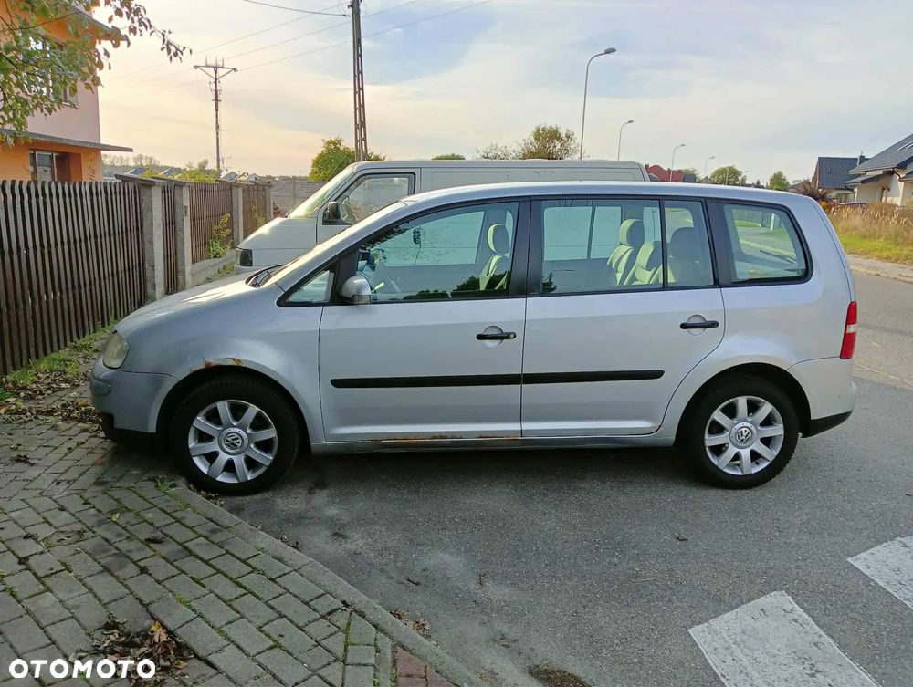 Volkswagen Touran 1.9 TDI Conceptline - 2