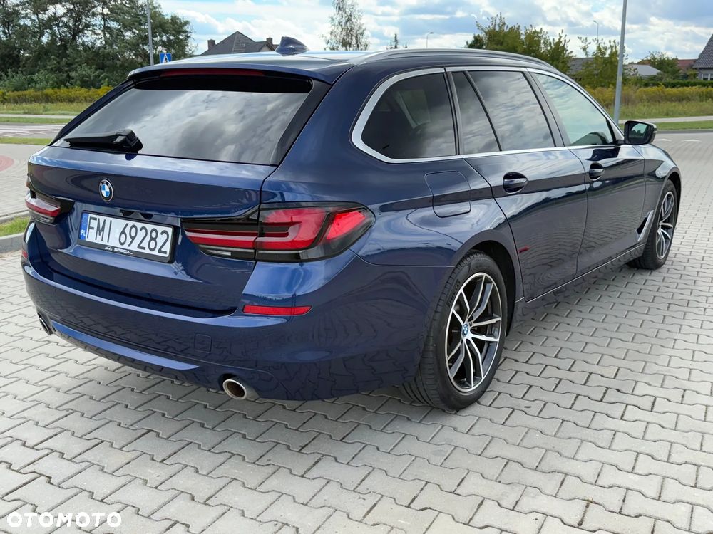 BMW Seria 5 520d xDrive Luxury Line sport - 4