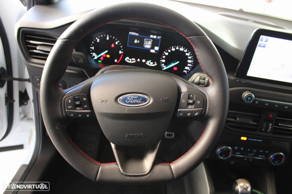 Ford Focus 1.5 TDCi EcoBlue ST-Line - 6