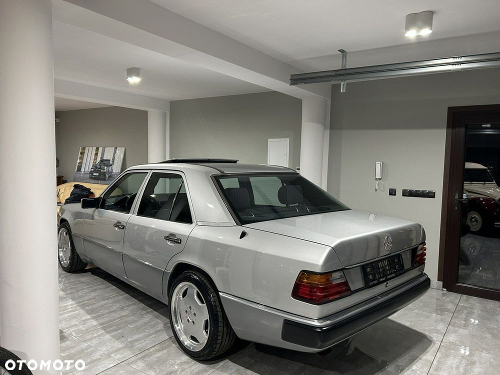 Mercedes-Benz W124 (1984-1993) - 13
