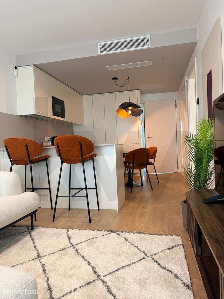 T1 MOBILADO A ESTREAR PARA ARRENDAR EM PORTO SALVO - Grande imagem: 4/15